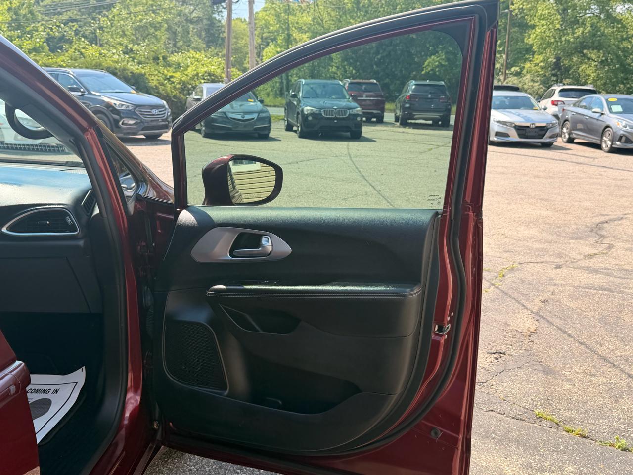 Chrysler Pacifica Touring L FWD 2018