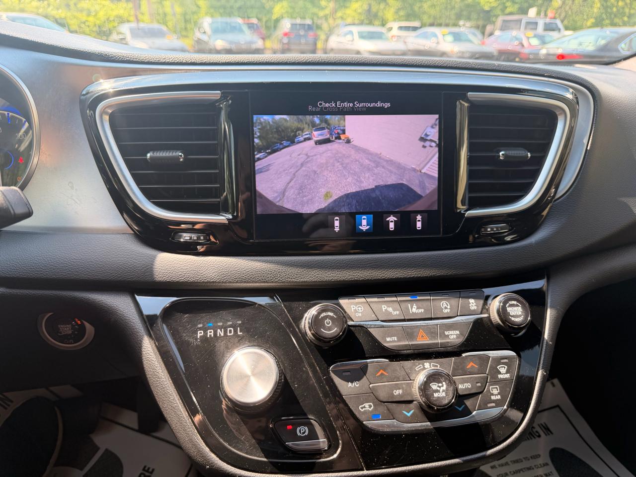 Chrysler Pacifica Touring L FWD 2018
