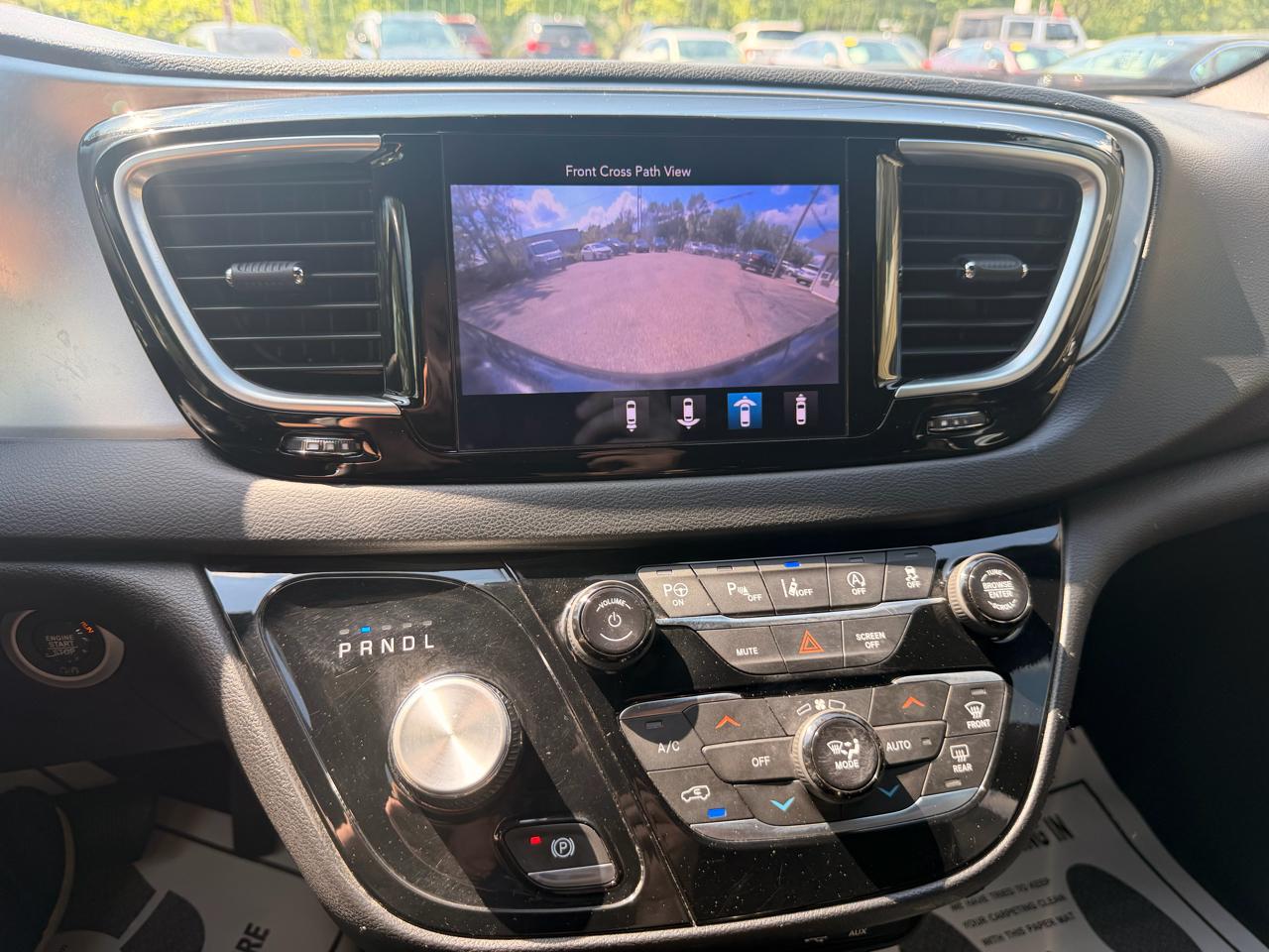Chrysler Pacifica Touring L FWD 2018