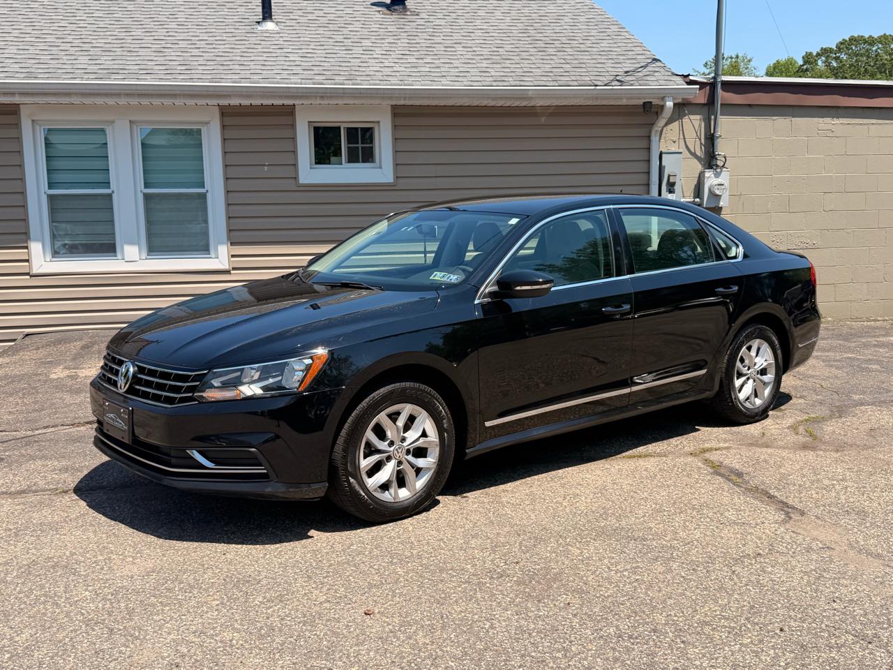 Volkswagen Passat 4dr Sdn 1.8T Auto S PZEV 2016