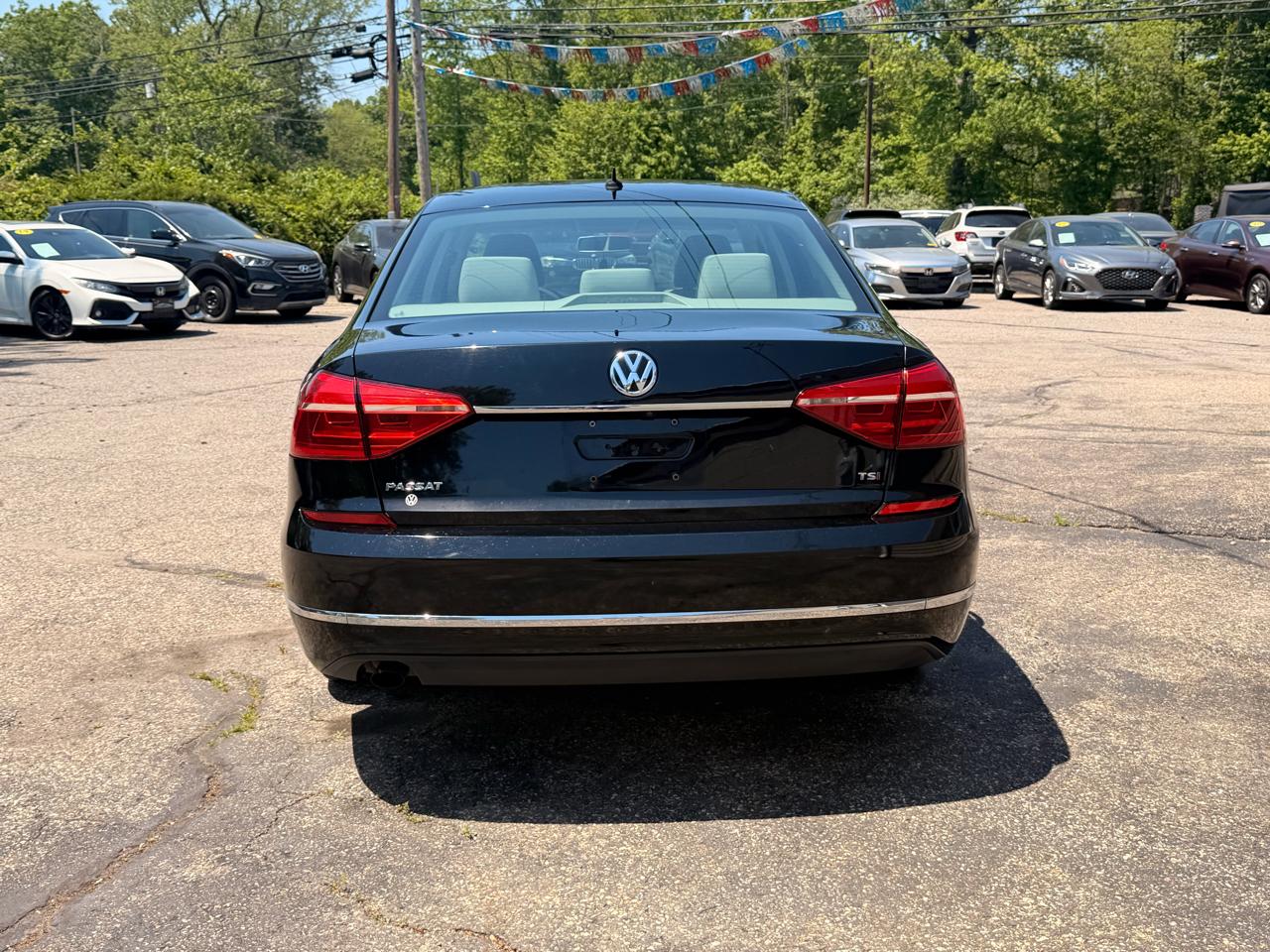 Volkswagen Passat 4dr Sdn 1.8T Auto S PZEV 2016