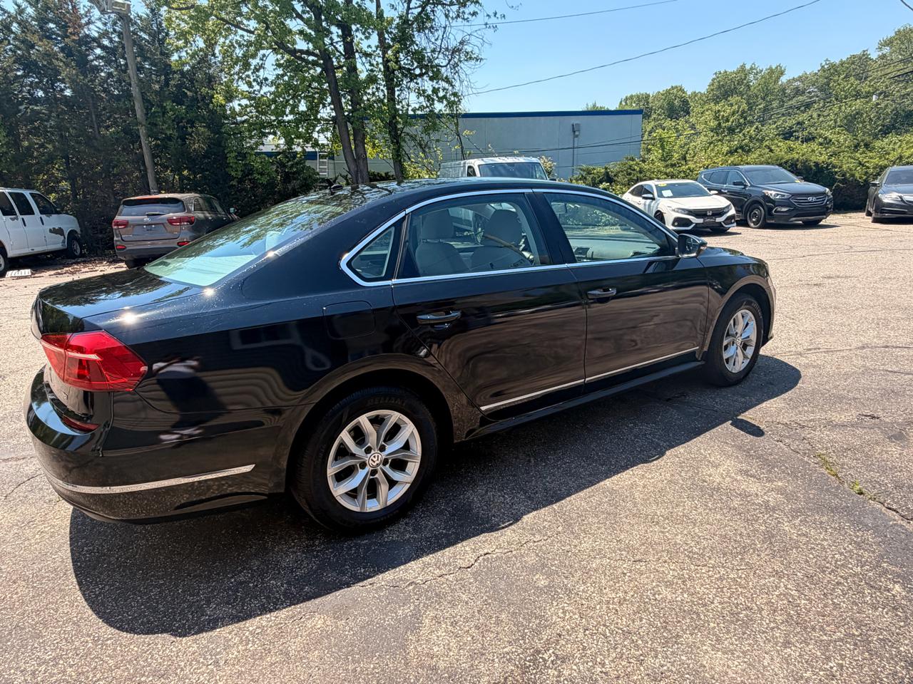 Volkswagen Passat 4dr Sdn 1.8T Auto S PZEV 2016