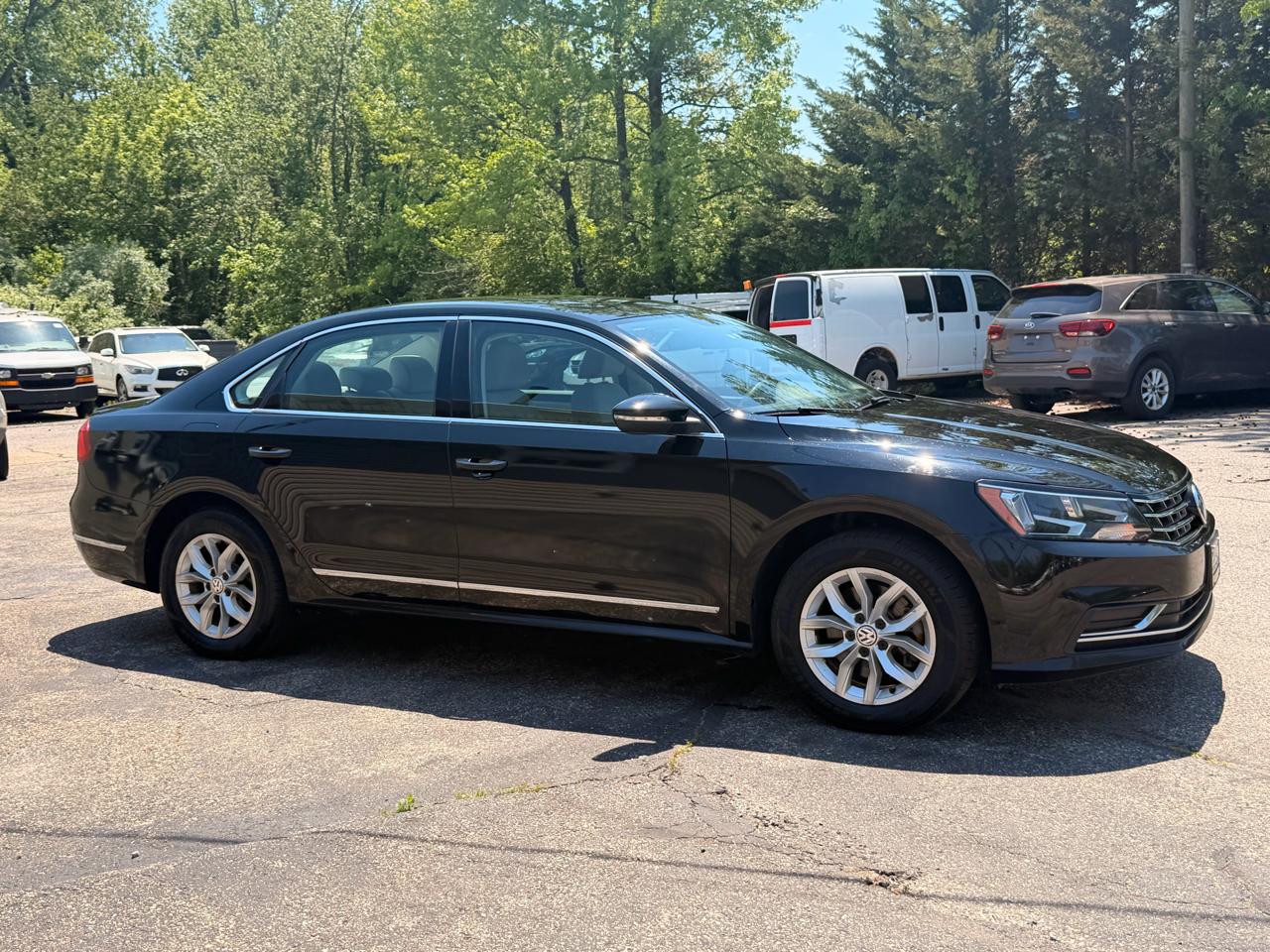 Volkswagen Passat 4dr Sdn 1.8T Auto S PZEV 2016