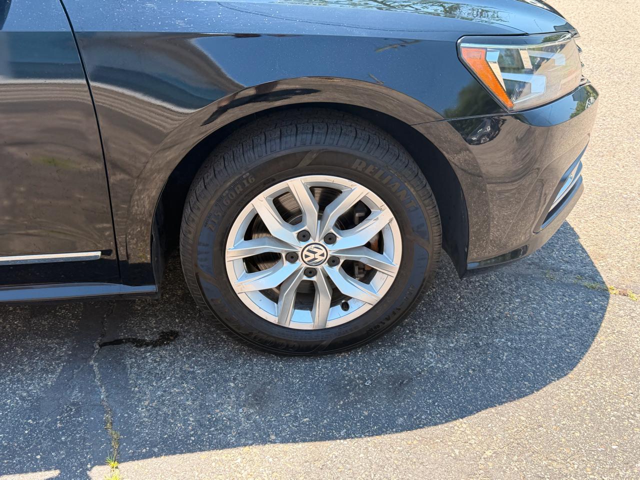 Volkswagen Passat 4dr Sdn 1.8T Auto S PZEV 2016