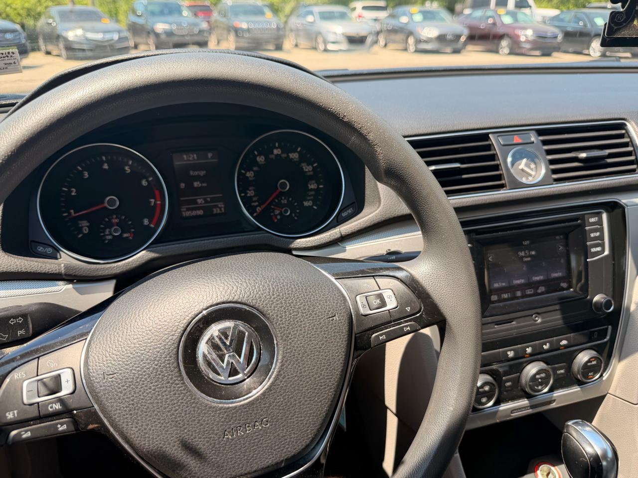 Volkswagen Passat 4dr Sdn 1.8T Auto S PZEV 2016
