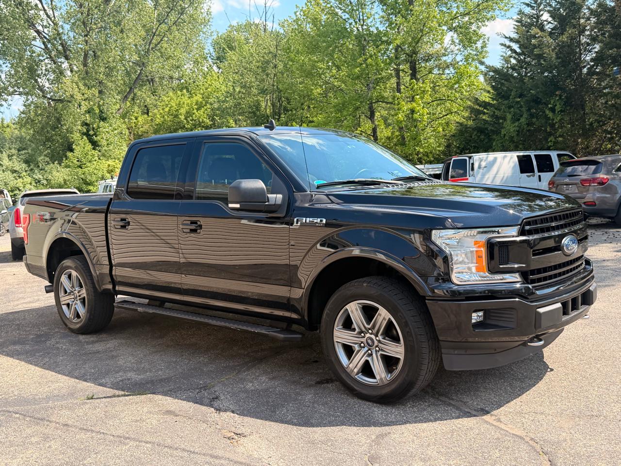Ford F-150 4WD SuperCrew 145" XLT 2019