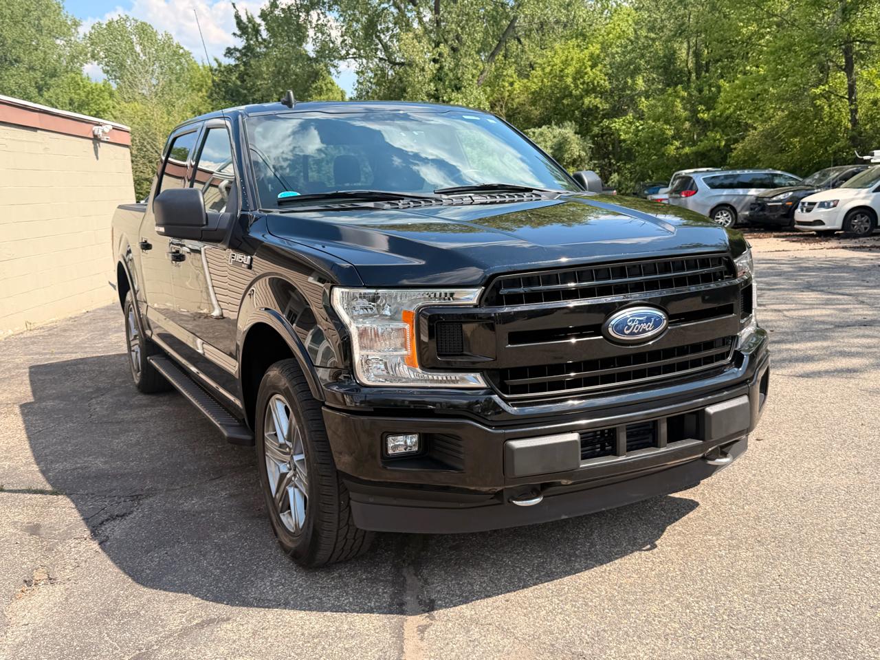 Ford F-150 4WD SuperCrew 145" XLT 2019