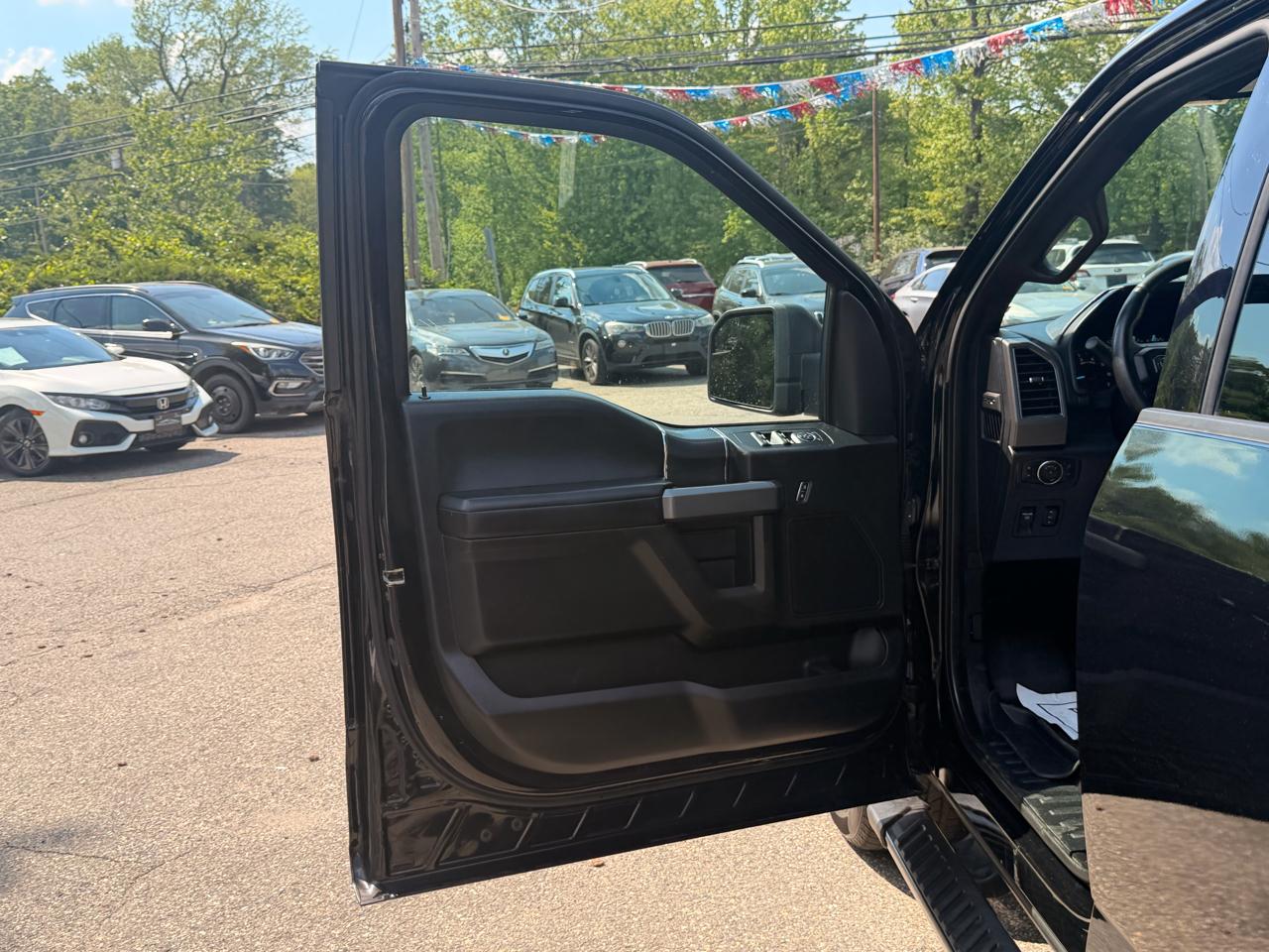 Ford F-150 4WD SuperCrew 145" XLT 2019