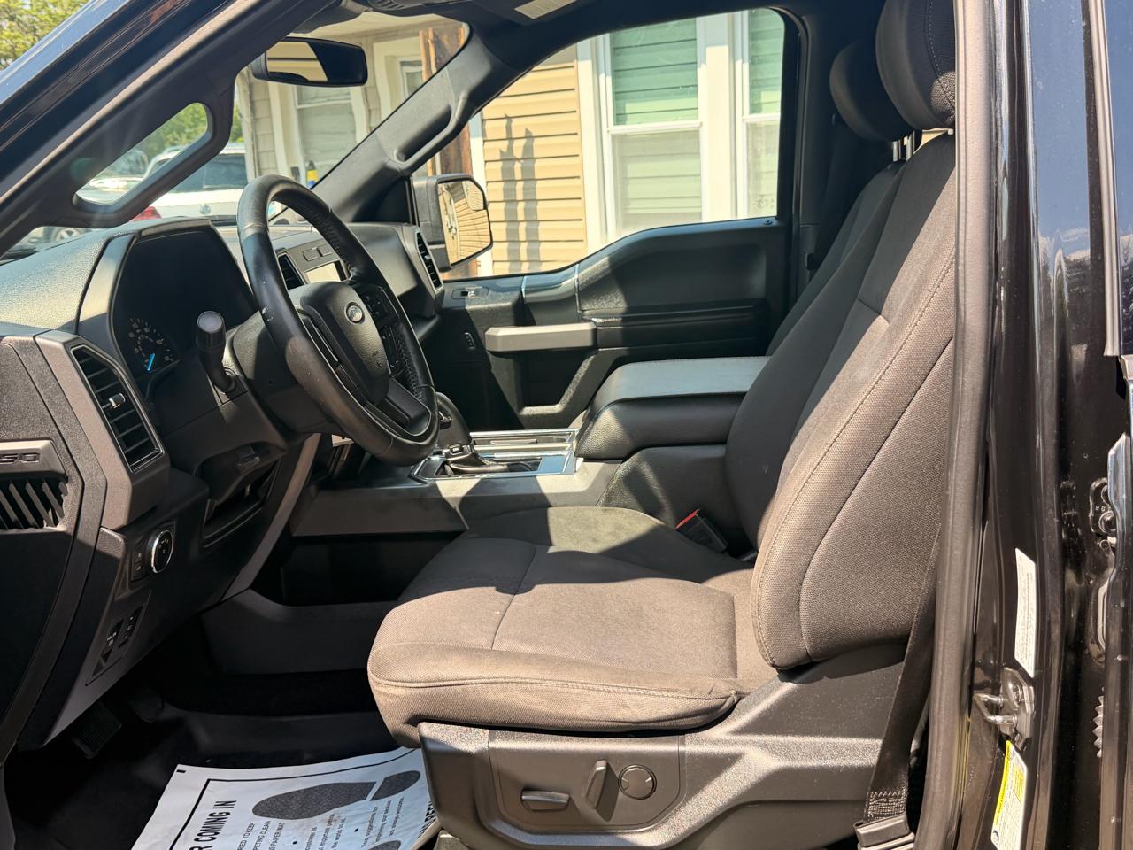 Ford F-150 4WD SuperCrew 145" XLT 2019