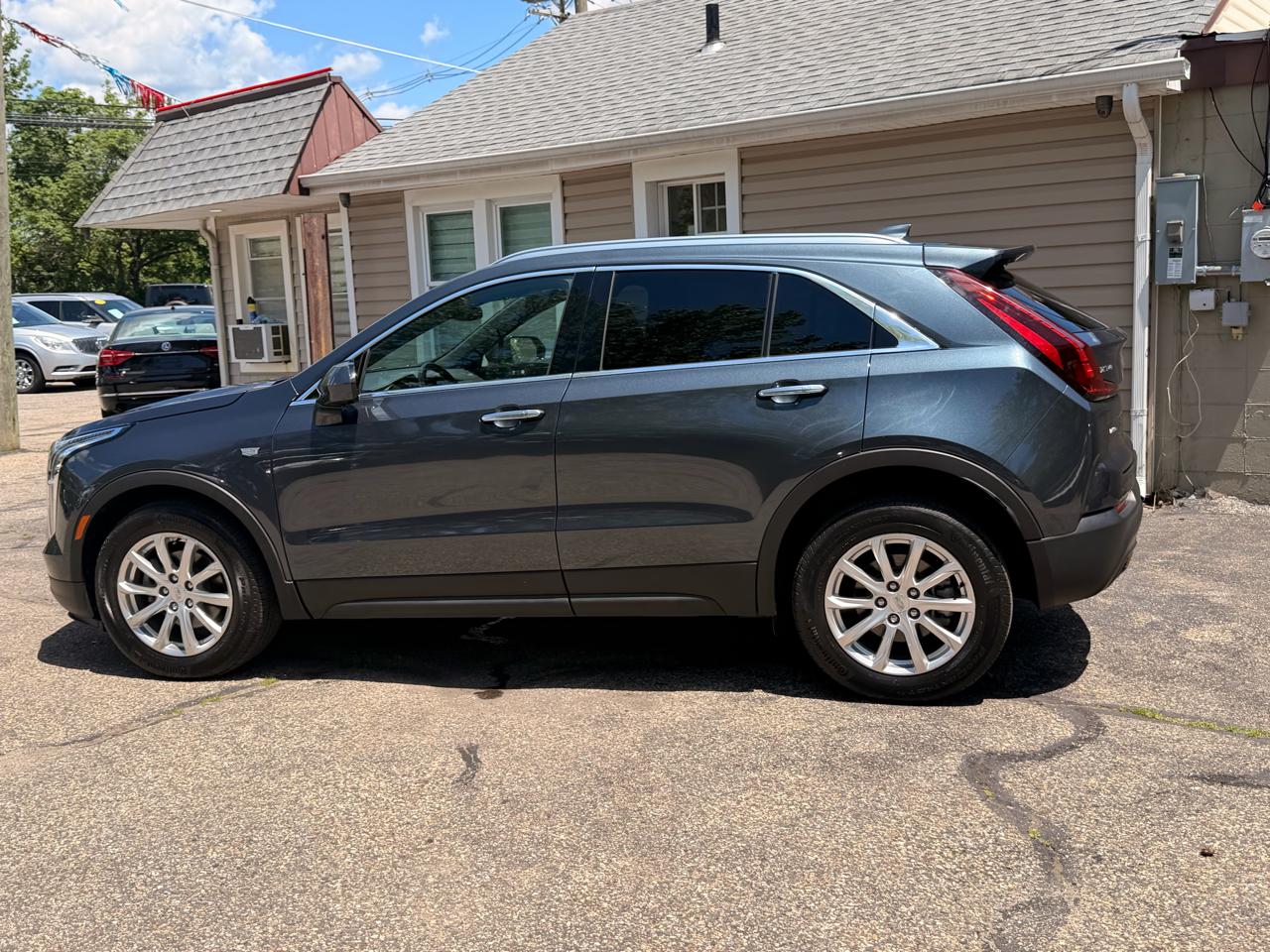 Cadillac XT4 AWD 4dr Luxury 2021