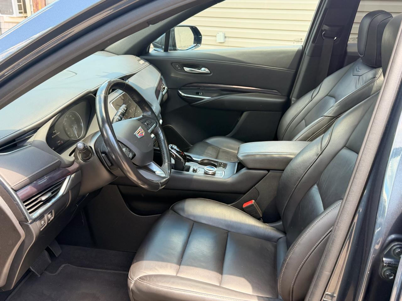 Cadillac XT4 AWD 4dr Luxury 2021