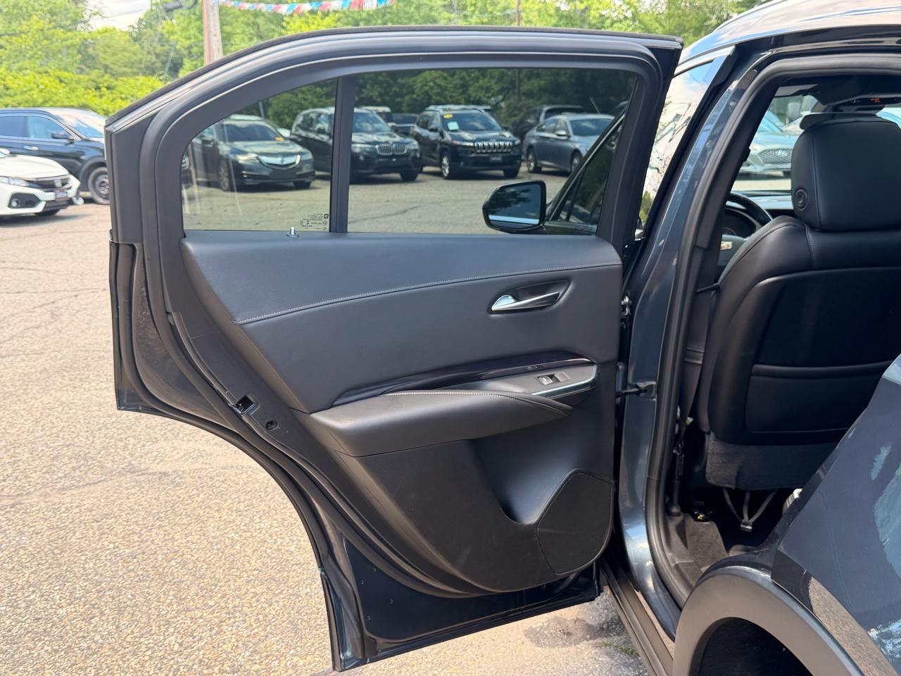 Cadillac XT4 AWD 4dr Luxury 2021