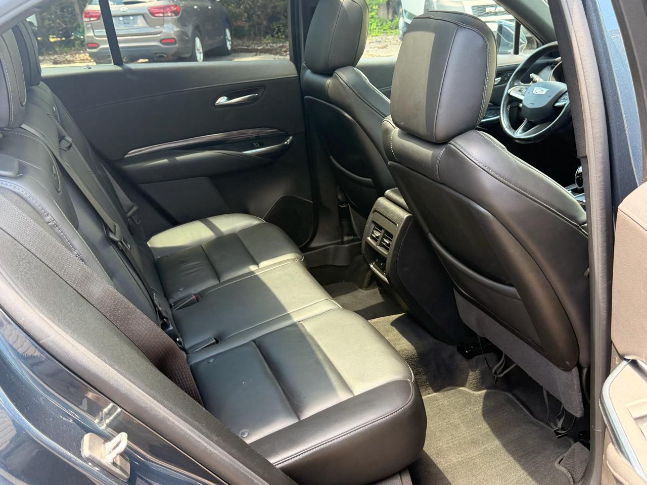 Cadillac XT4 AWD 4dr Luxury 2021