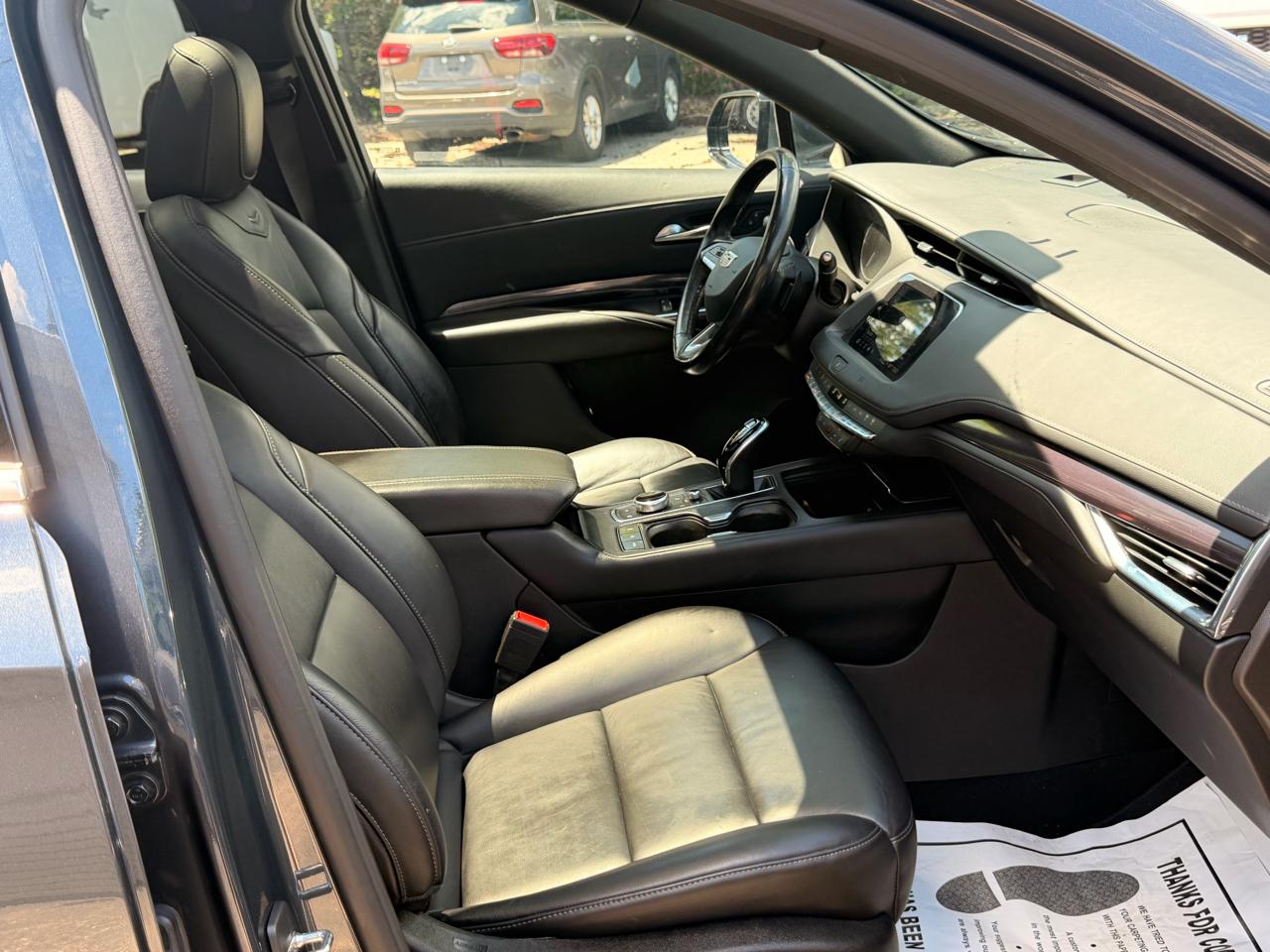 Cadillac XT4 AWD 4dr Luxury 2021
