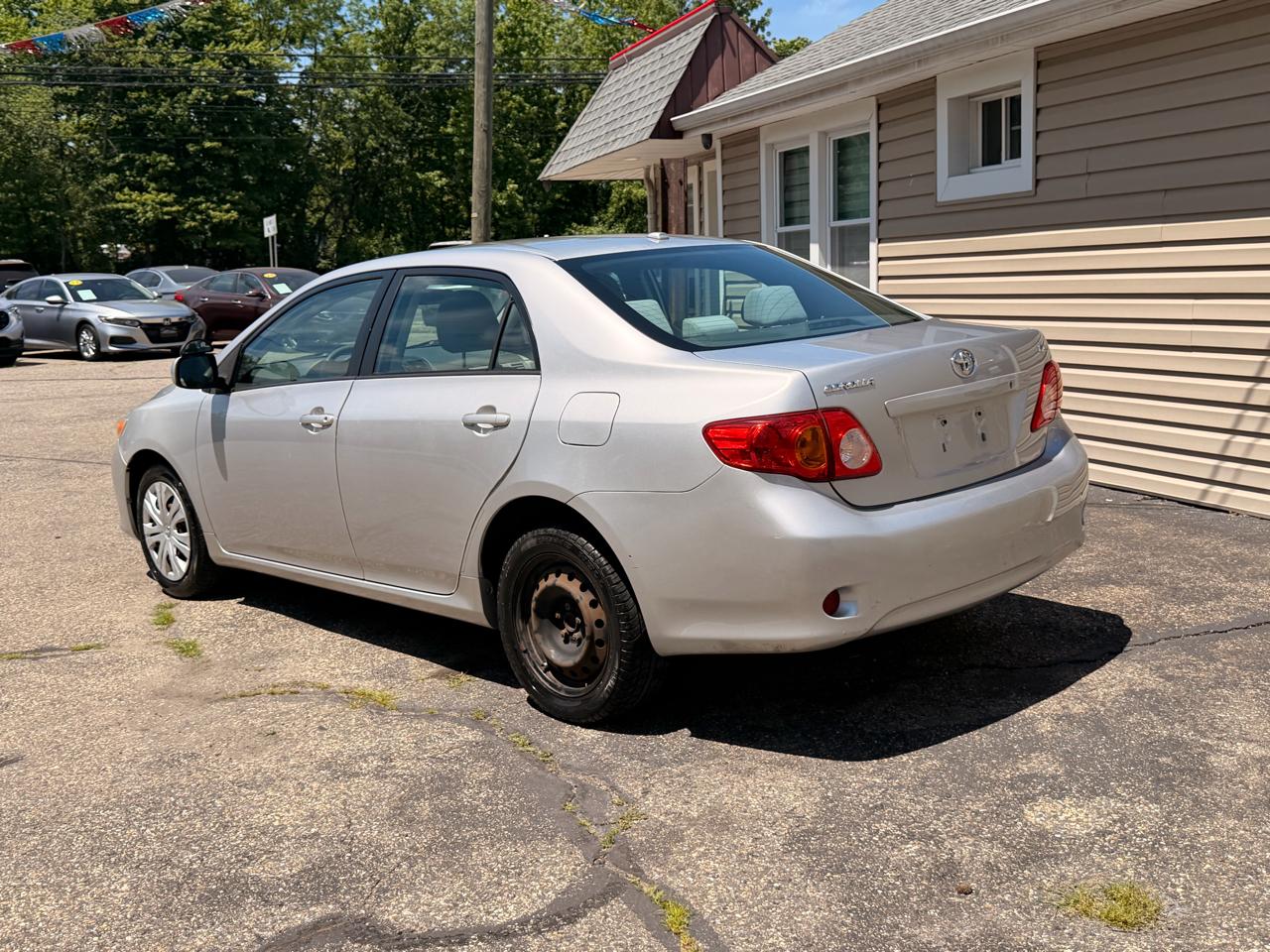 Toyota Corolla 4dr Sdn Man (Natl) 2009
