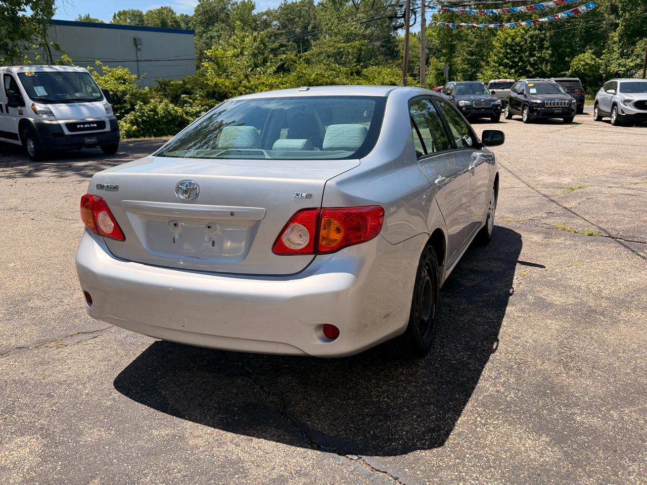 Toyota Corolla 4dr Sdn Man (Natl) 2009