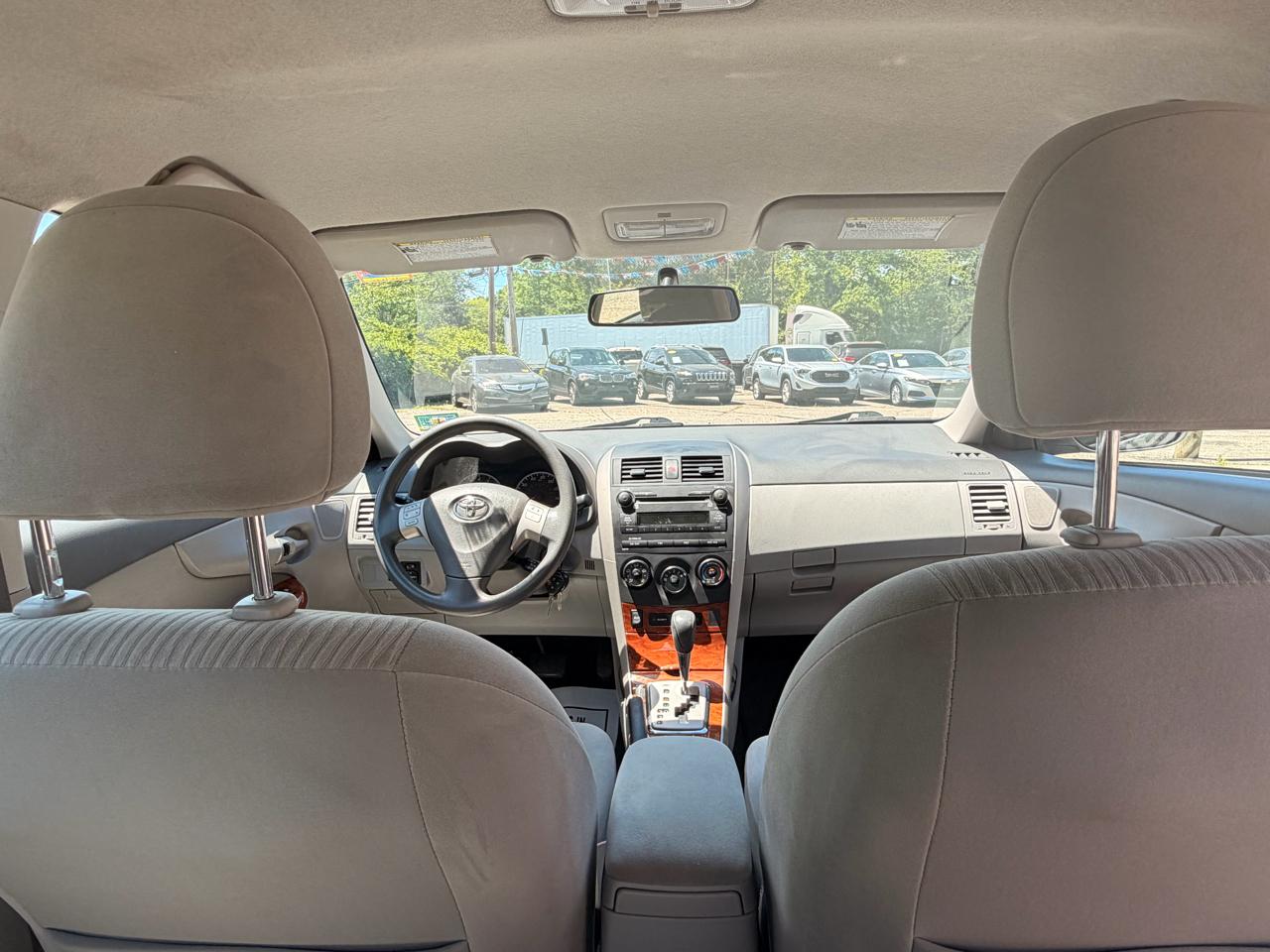 Toyota Corolla 4dr Sdn Man (Natl) 2009