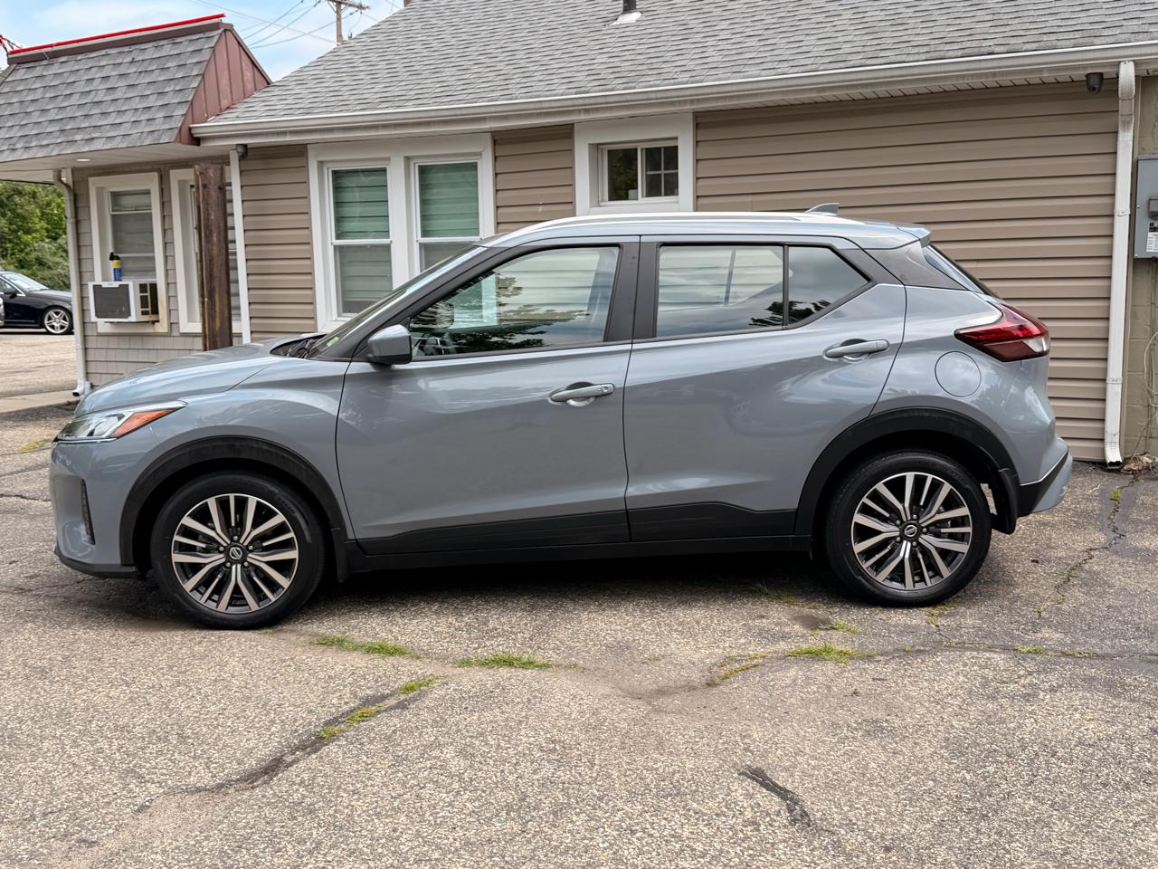 Nissan Kicks SV FWD 2021