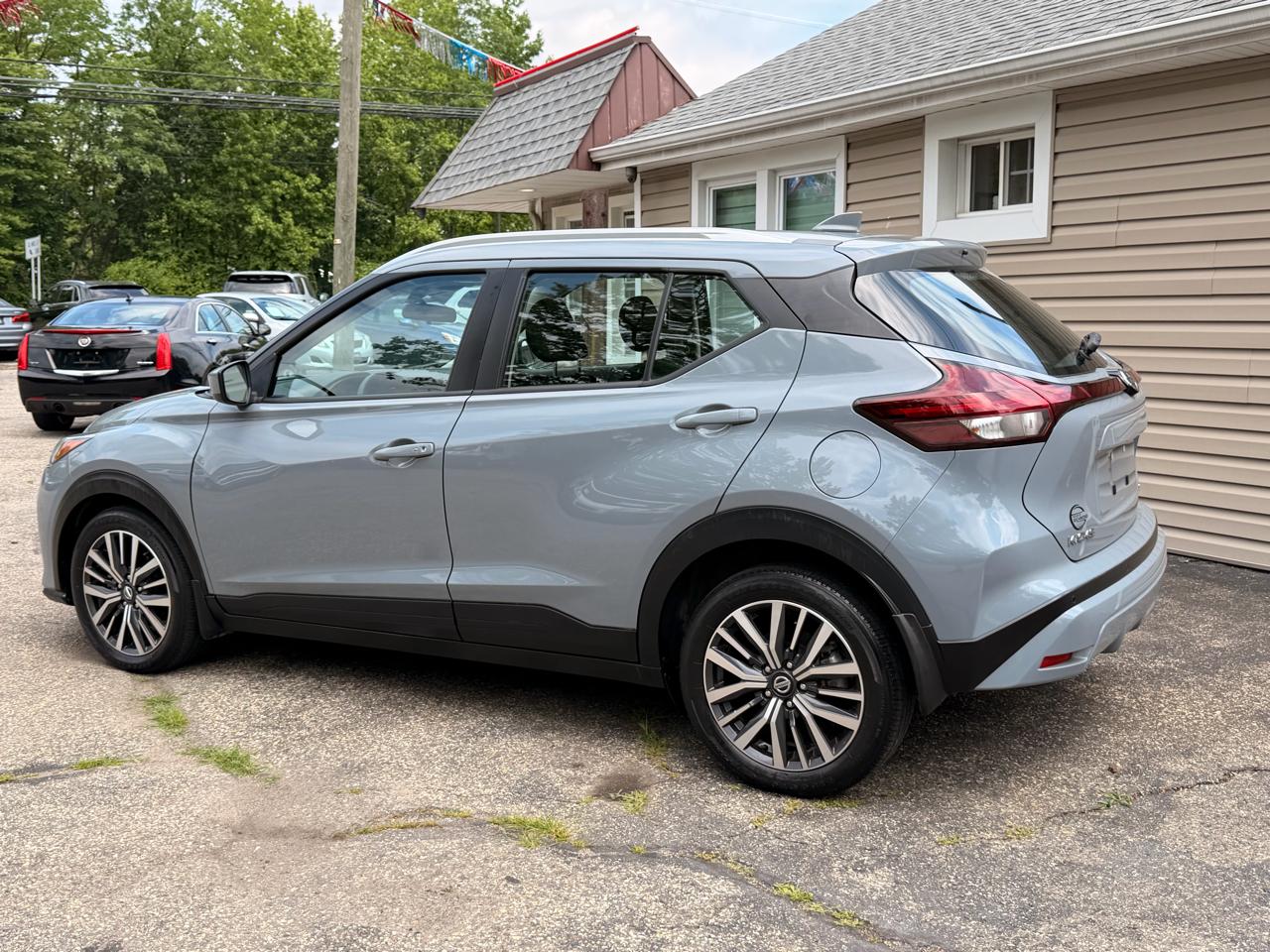 Nissan Kicks SV FWD 2021