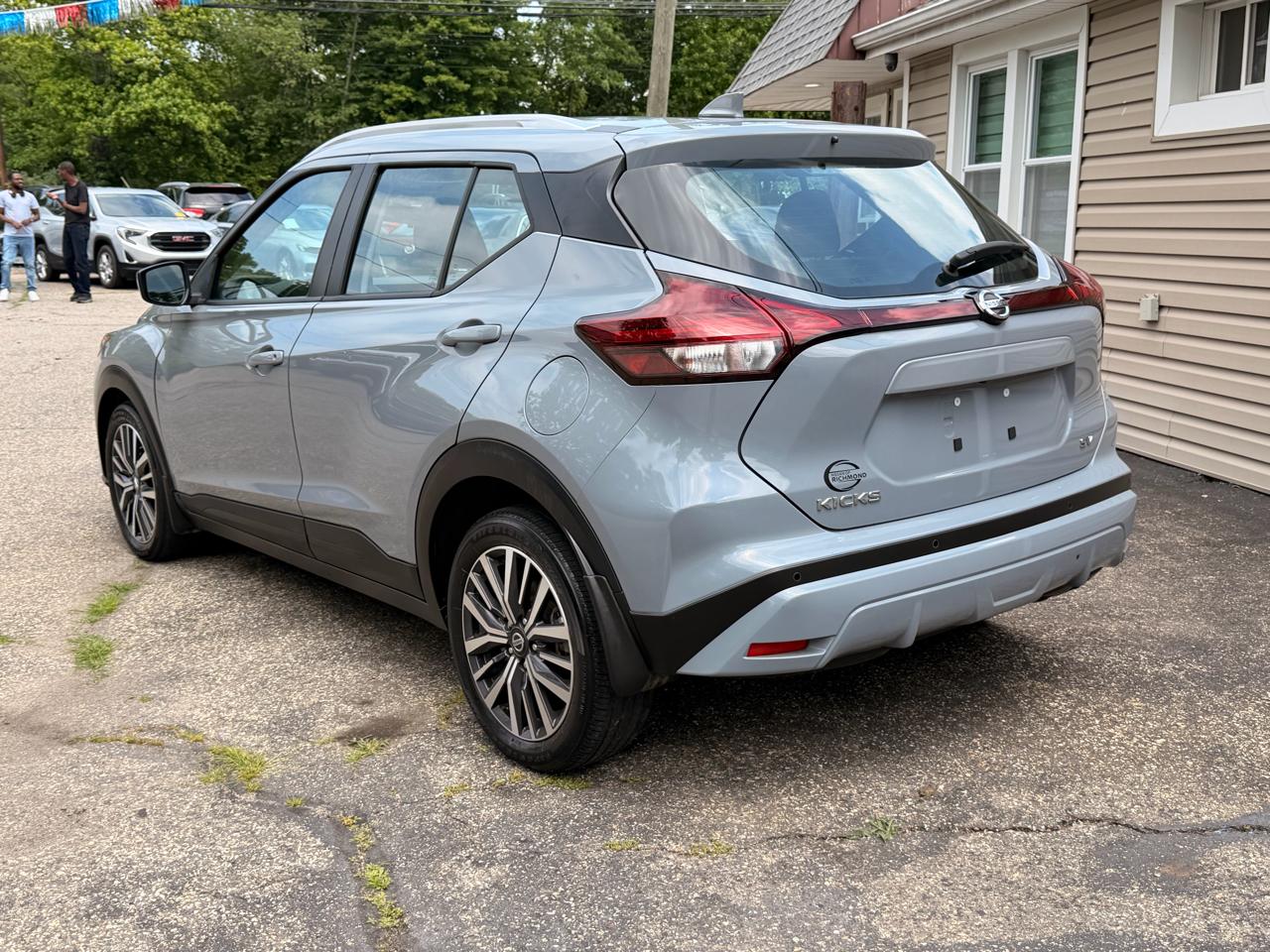 Nissan Kicks SV FWD 2021