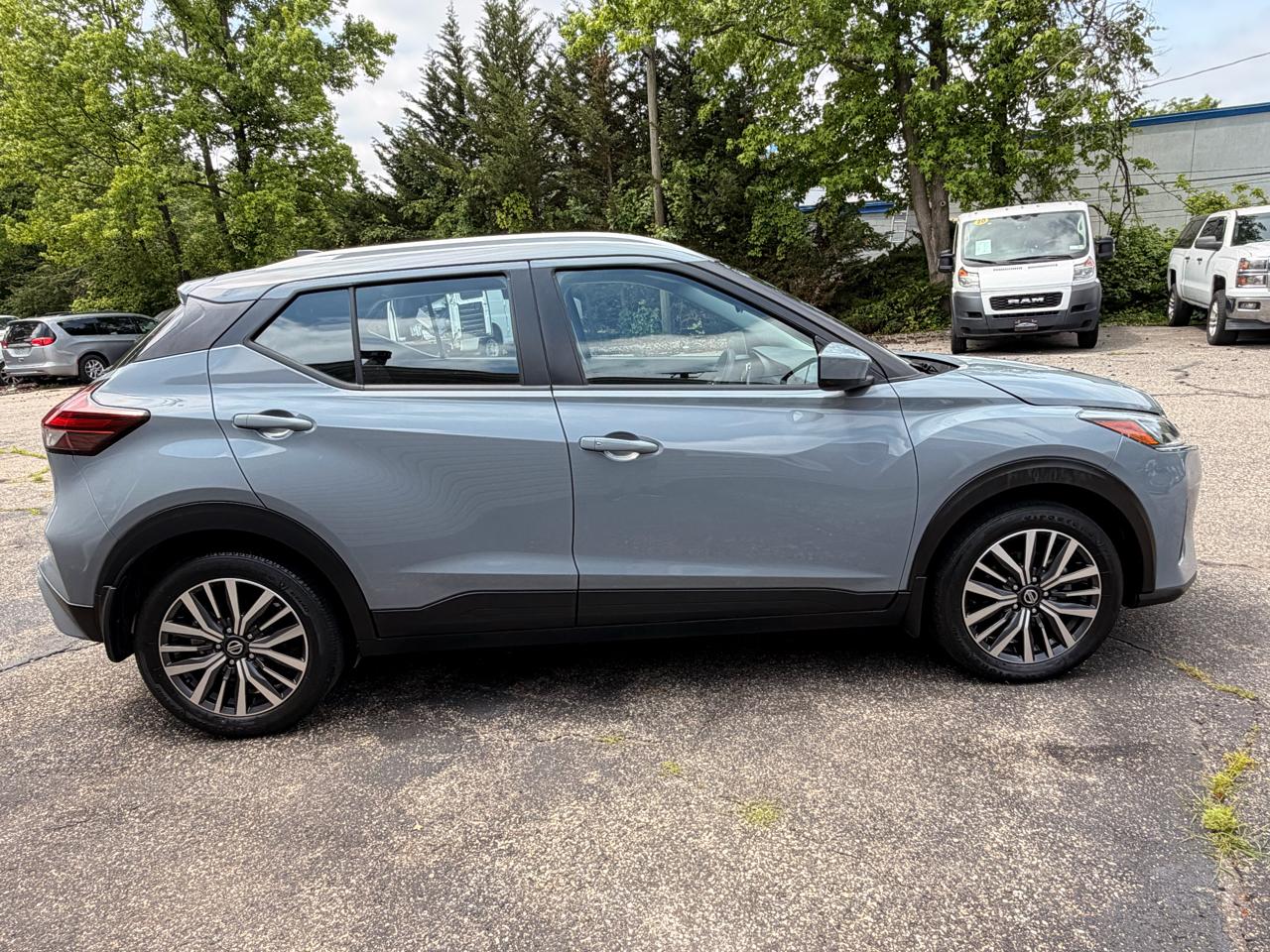 Nissan Kicks SV FWD 2021