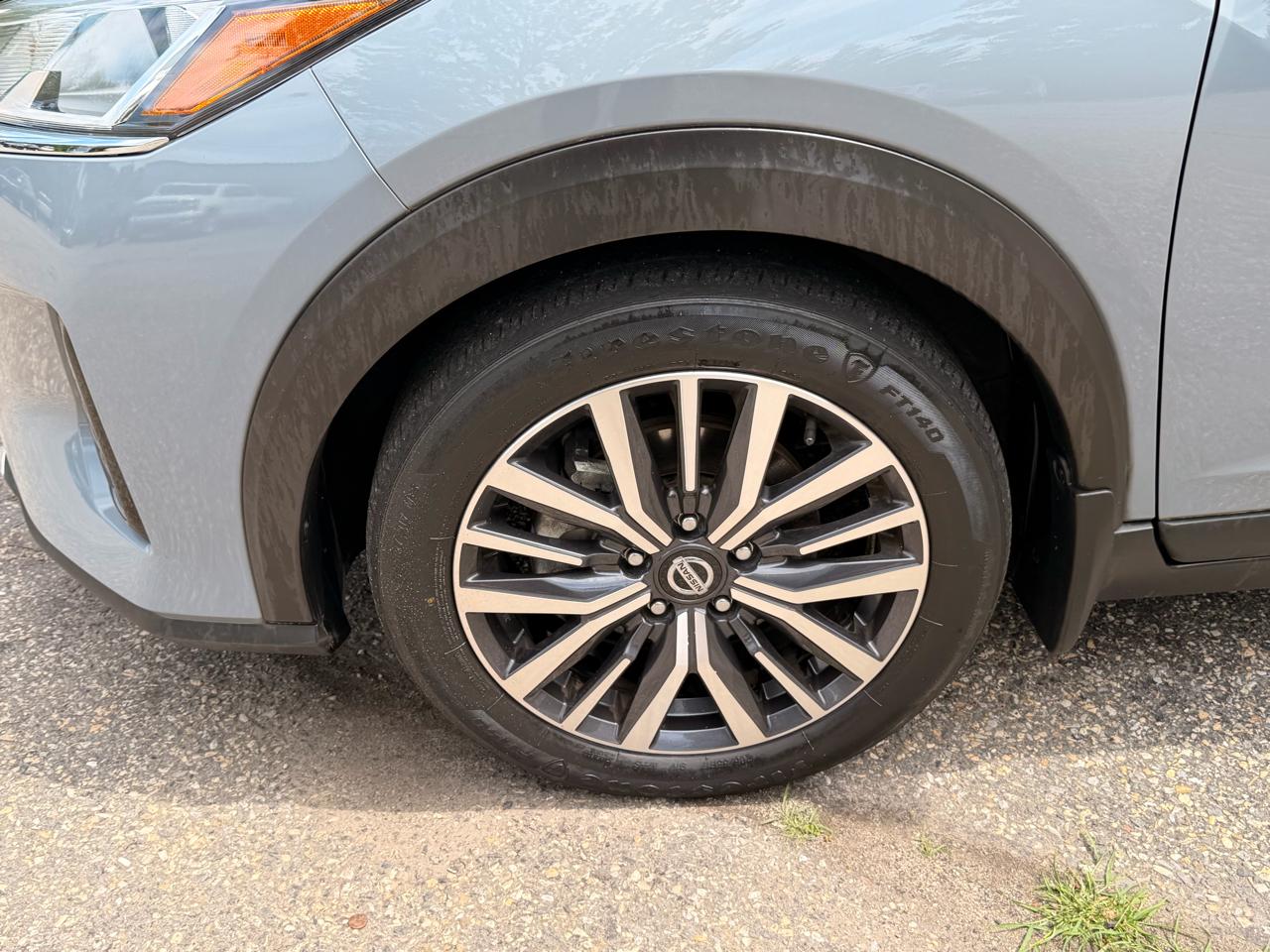 Nissan Kicks SV FWD 2021