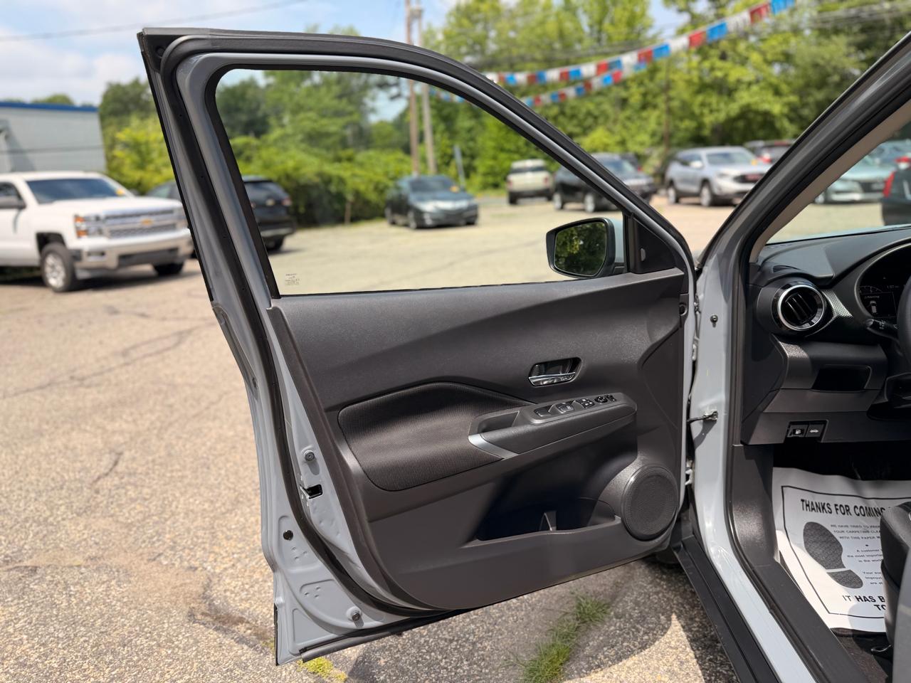 Nissan Kicks SV FWD 2021