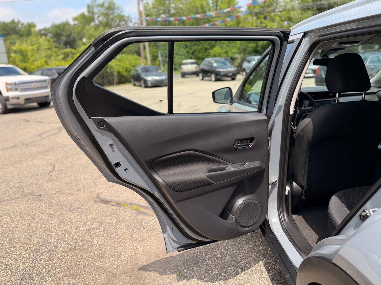 Nissan Kicks SV FWD 2021