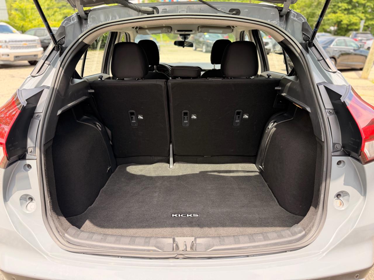 Nissan Kicks SV FWD 2021