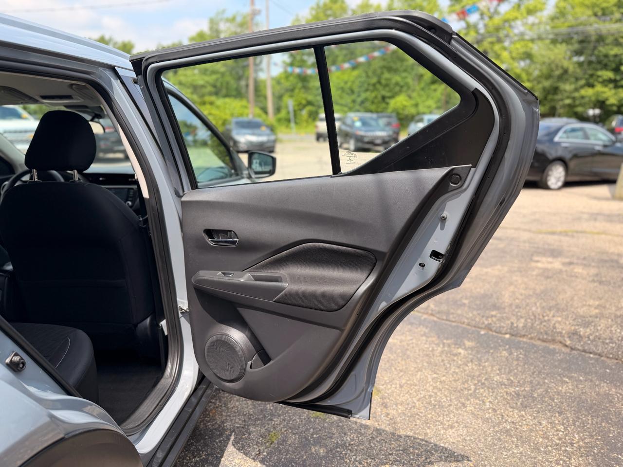 Nissan Kicks SV FWD 2021