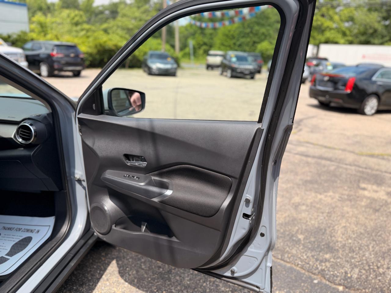 Nissan Kicks SV FWD 2021