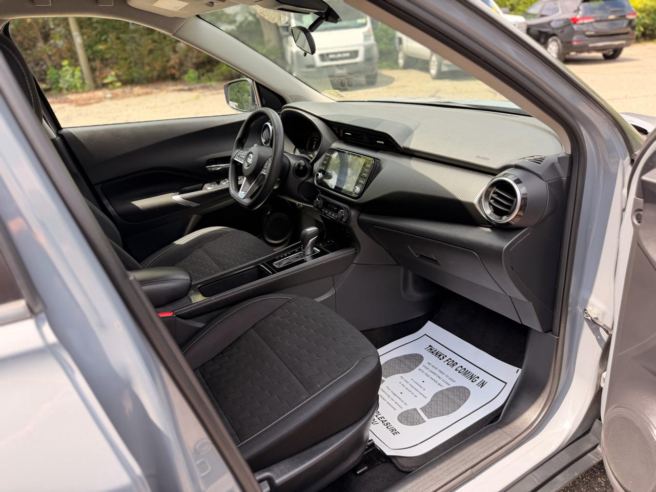 Nissan Kicks SV FWD 2021