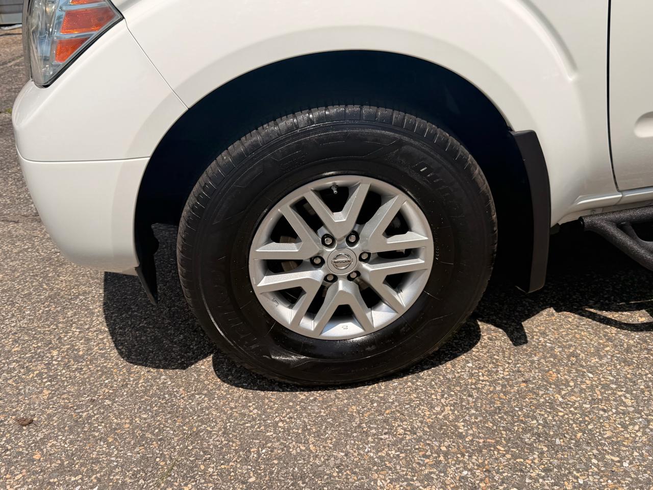 Nissan Frontier 2017.5 Crew Cab 4x4 SV V6 Auto 2016
