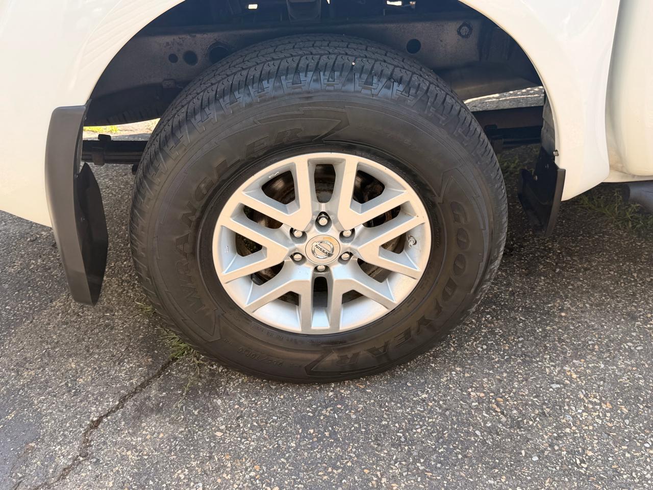 Nissan Frontier 2017.5 Crew Cab 4x4 SV V6 Auto 2016