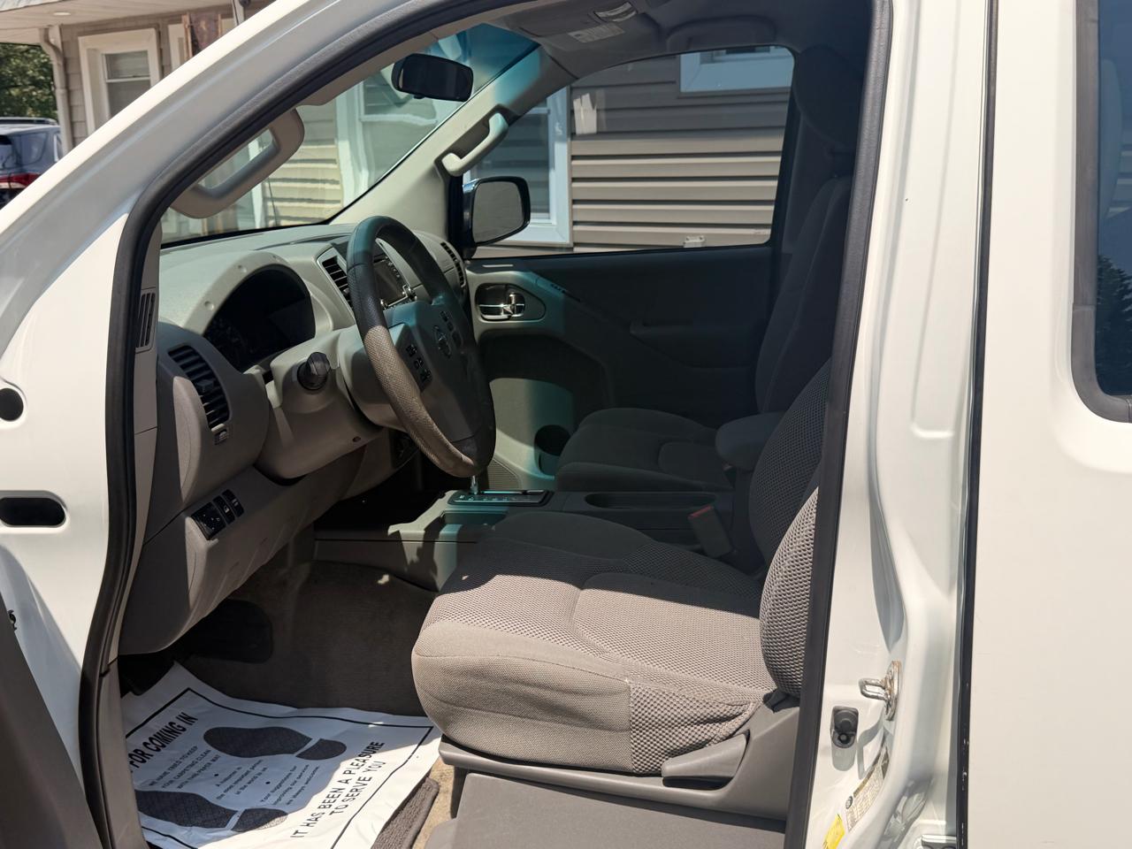 Nissan Frontier 2017.5 Crew Cab 4x4 SV V6 Auto 2016