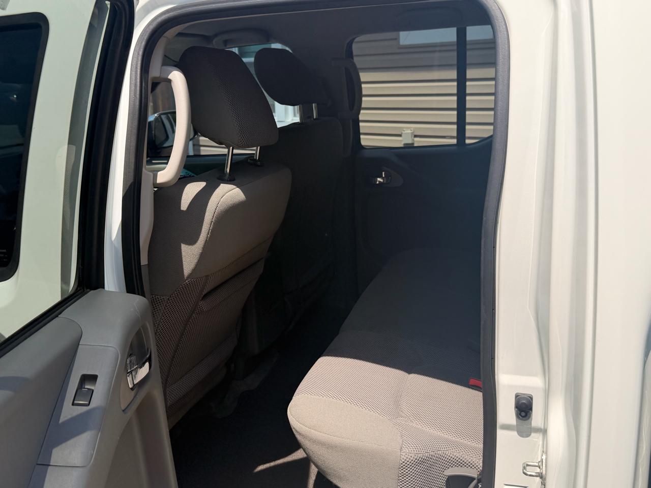 Nissan Frontier 2017.5 Crew Cab 4x4 SV V6 Auto 2016