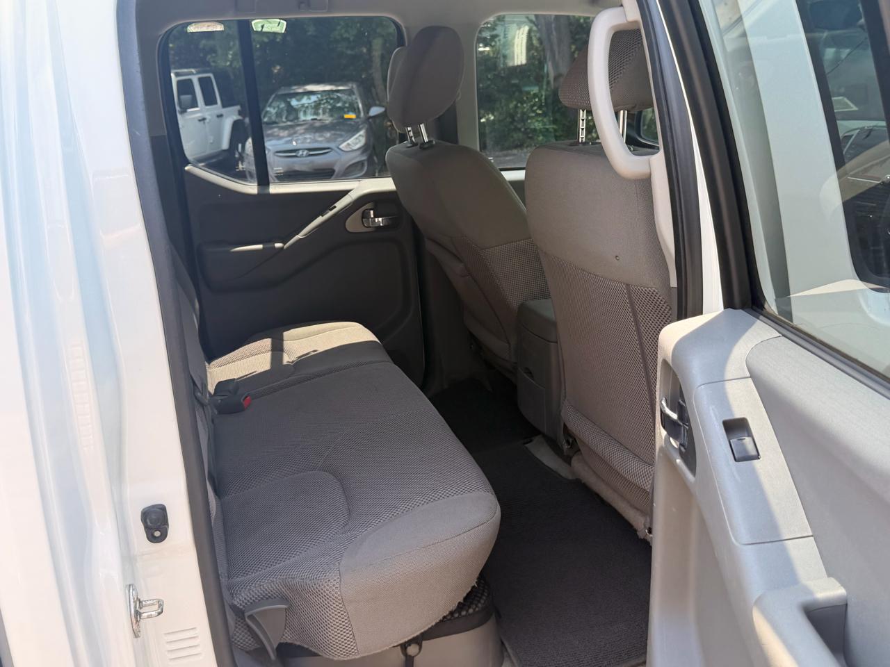 Nissan Frontier 2017.5 Crew Cab 4x4 SV V6 Auto 2016