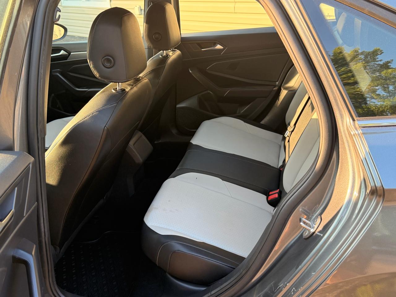 Volkswagen Jetta R-Line Auto w/SULEV 2019