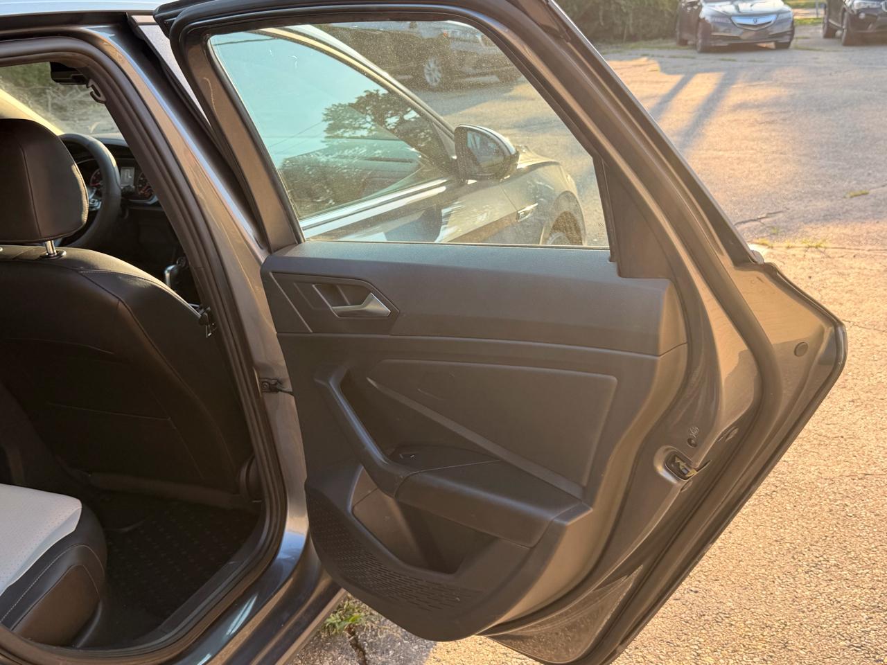 Volkswagen Jetta R-Line Auto w/SULEV 2019