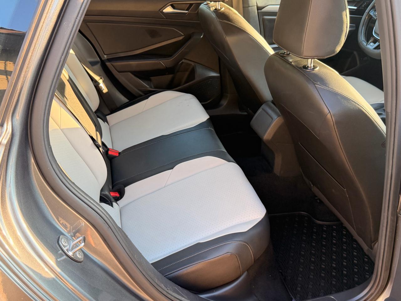 Volkswagen Jetta R-Line Auto w/SULEV 2019