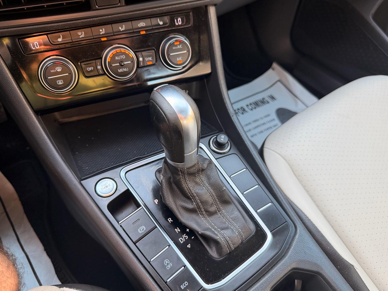 Volkswagen Jetta R-Line Auto w/SULEV 2019