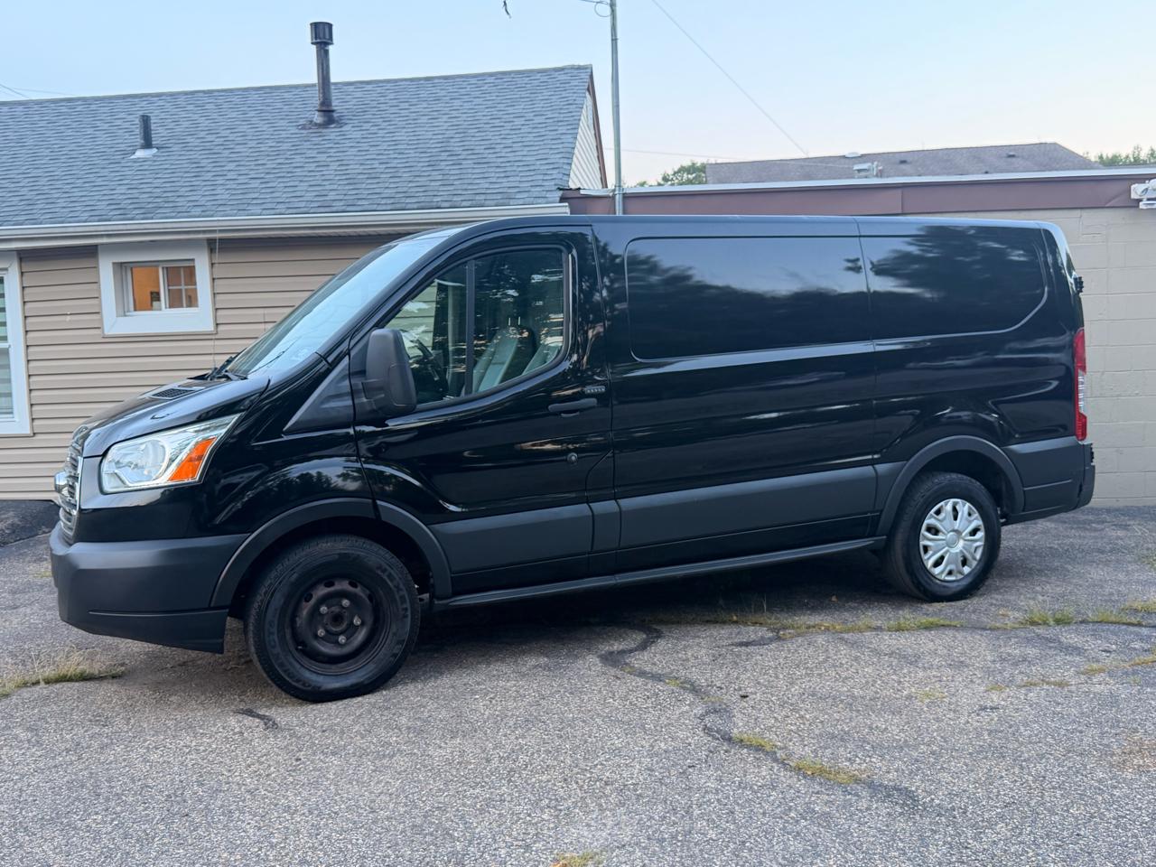 Ford Transit Van T-150 130" Low Rf 8600 GVWR Sliding RH Dr 2017