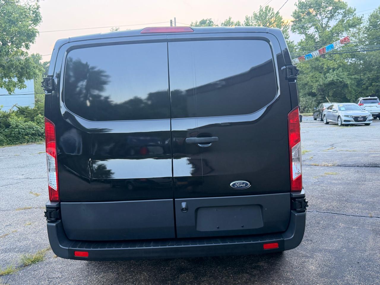 Ford Transit Van T-150 130" Low Rf 8600 GVWR Sliding RH Dr 2017