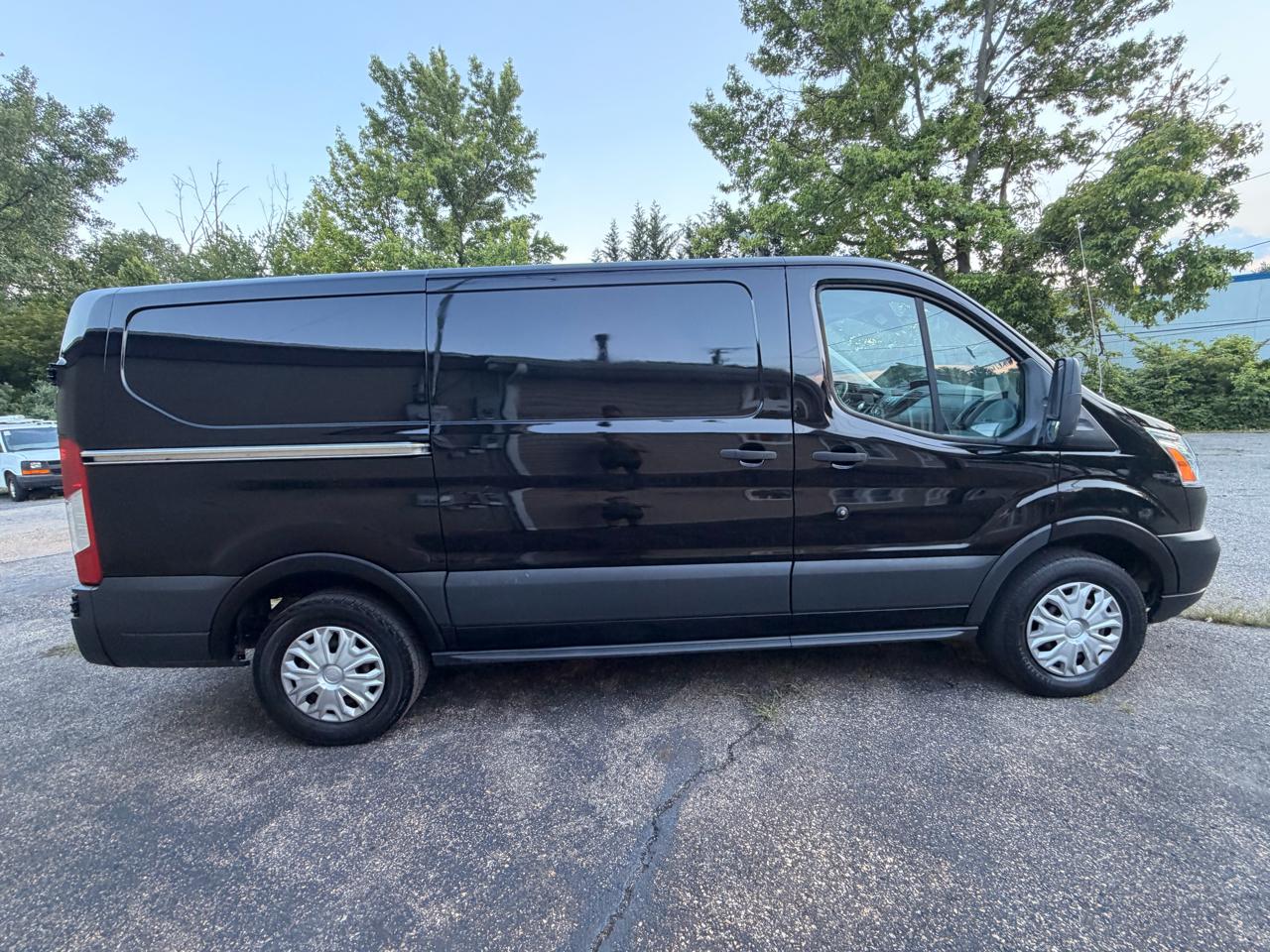 Ford Transit Van T-150 130" Low Rf 8600 GVWR Sliding RH Dr 2017