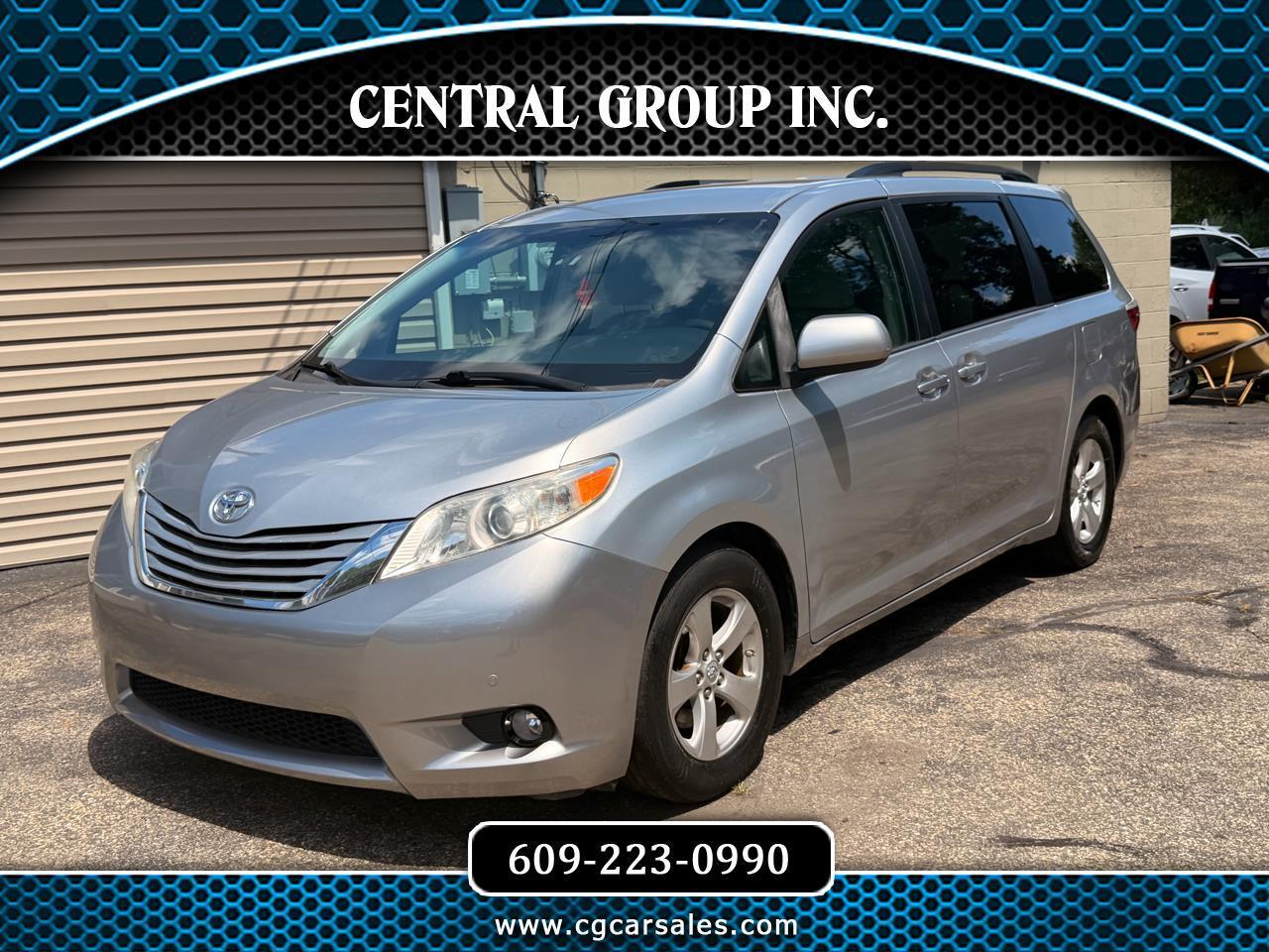 Toyota Sienna LE FWD 8-Passenger (Natl) 2017