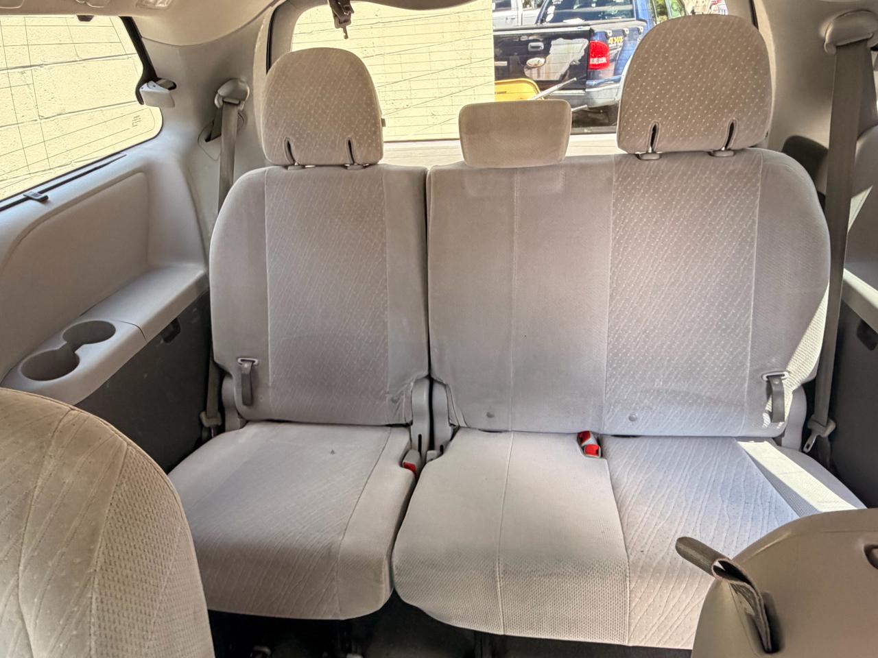 Toyota Sienna LE FWD 8-Passenger (Natl) 2017