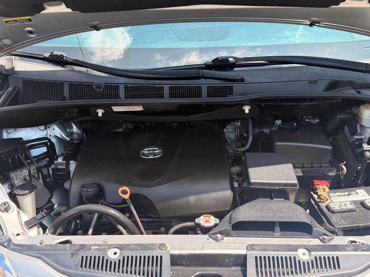 Toyota Sienna LE FWD 8-Passenger (Natl) 2017