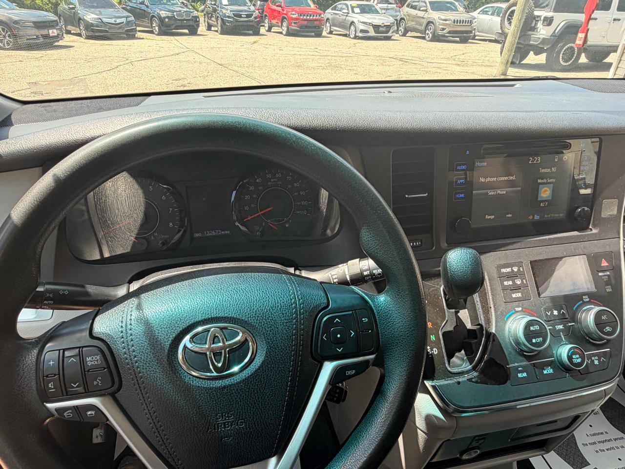 Toyota Sienna LE FWD 8-Passenger (Natl) 2017
