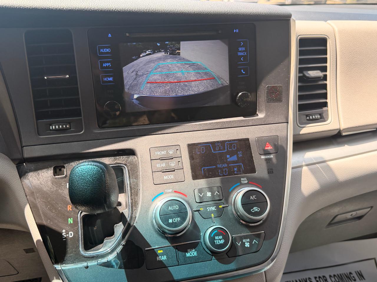 Toyota Sienna LE FWD 8-Passenger (Natl) 2017