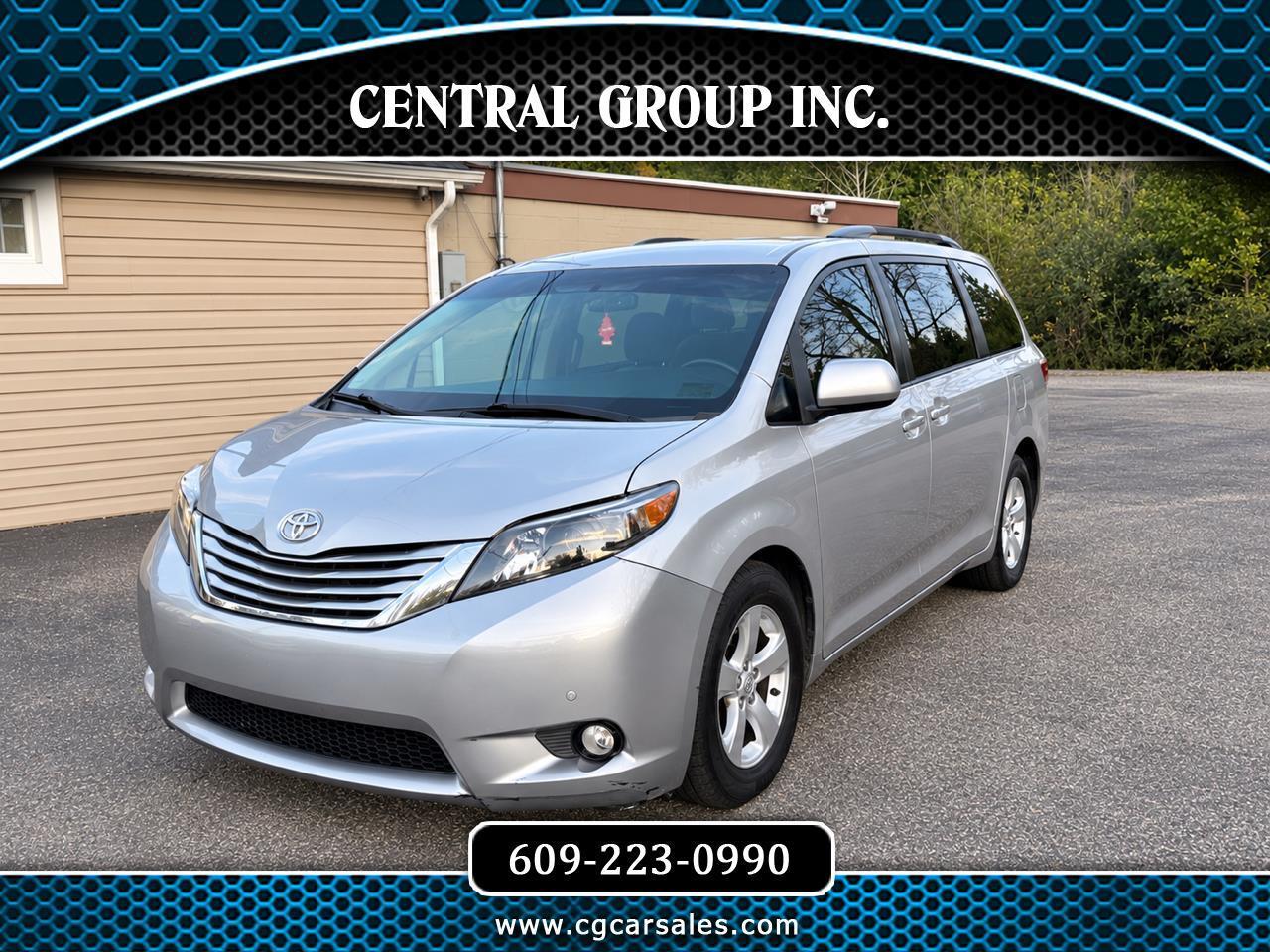 Toyota Sienna LE FWD 8-Passenger (Natl) 2017